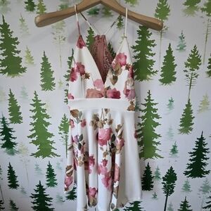Floral Windsor Spaghetti Strap Open Back Lace Dress